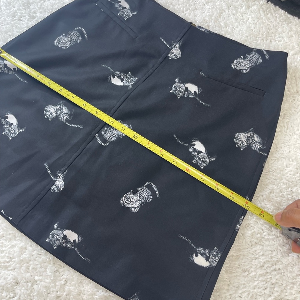 Disney Cheshire Cat Print A-line Black and White Mini Skirt - Size 2 - Picture 12 of 13